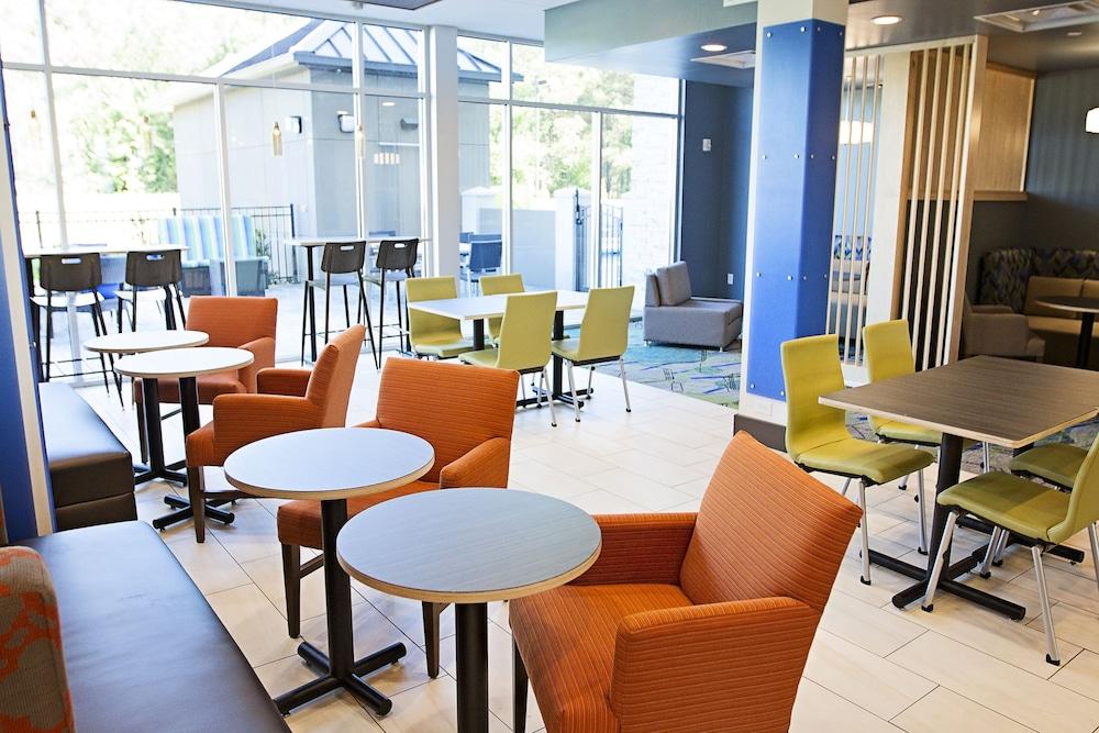 Holiday Inn Express & Suites Greenwood Mall By Ihg Экстерьер фото