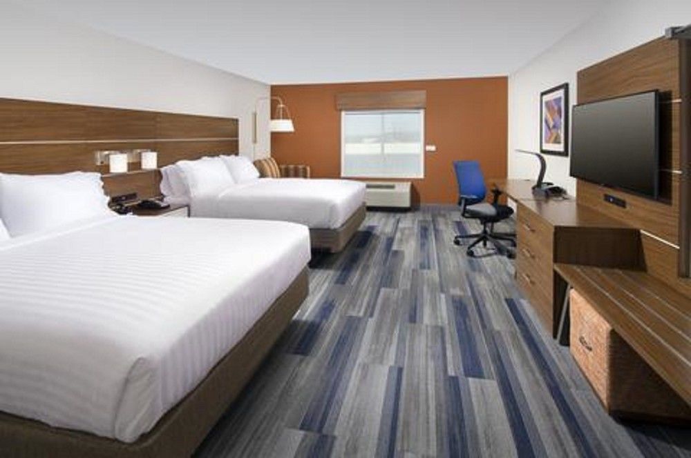 Holiday Inn Express & Suites Greenwood Mall By Ihg Экстерьер фото