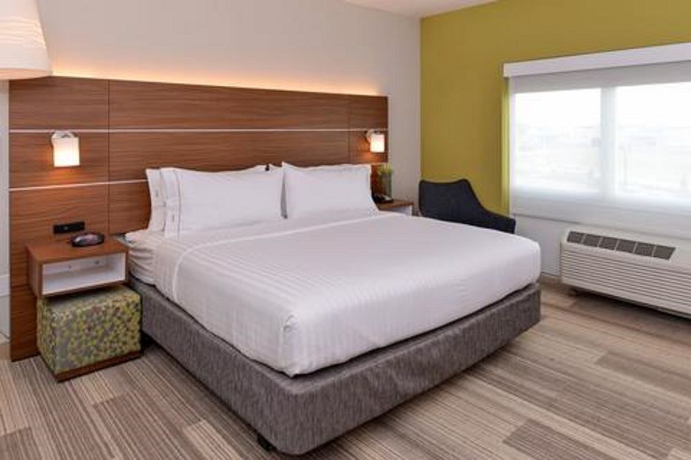 Holiday Inn Express & Suites Greenwood Mall By Ihg Экстерьер фото